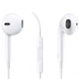 Apple EarPods with Remote and Mic (MD827) -  1