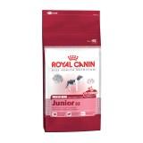 Royal Canin Medium Junior 4  -  1